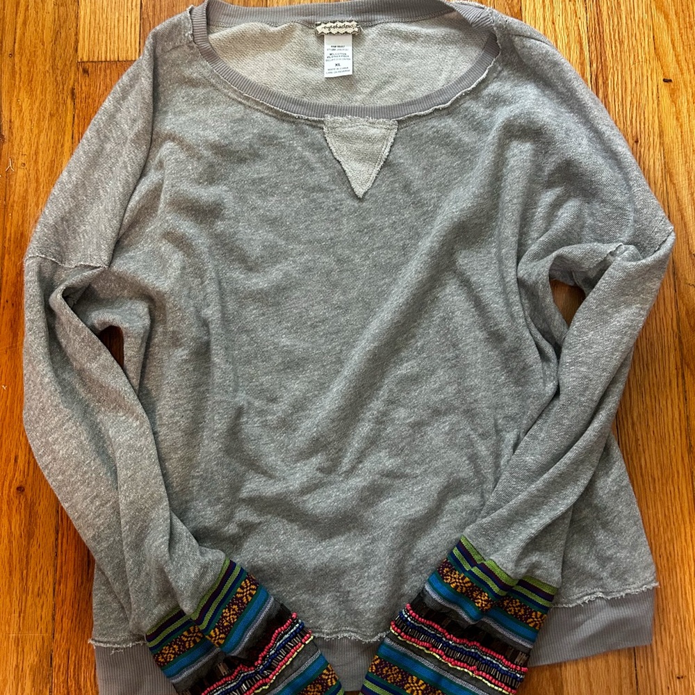 Eyeshadow Gray Sweatshirt with Patterned Cuffs